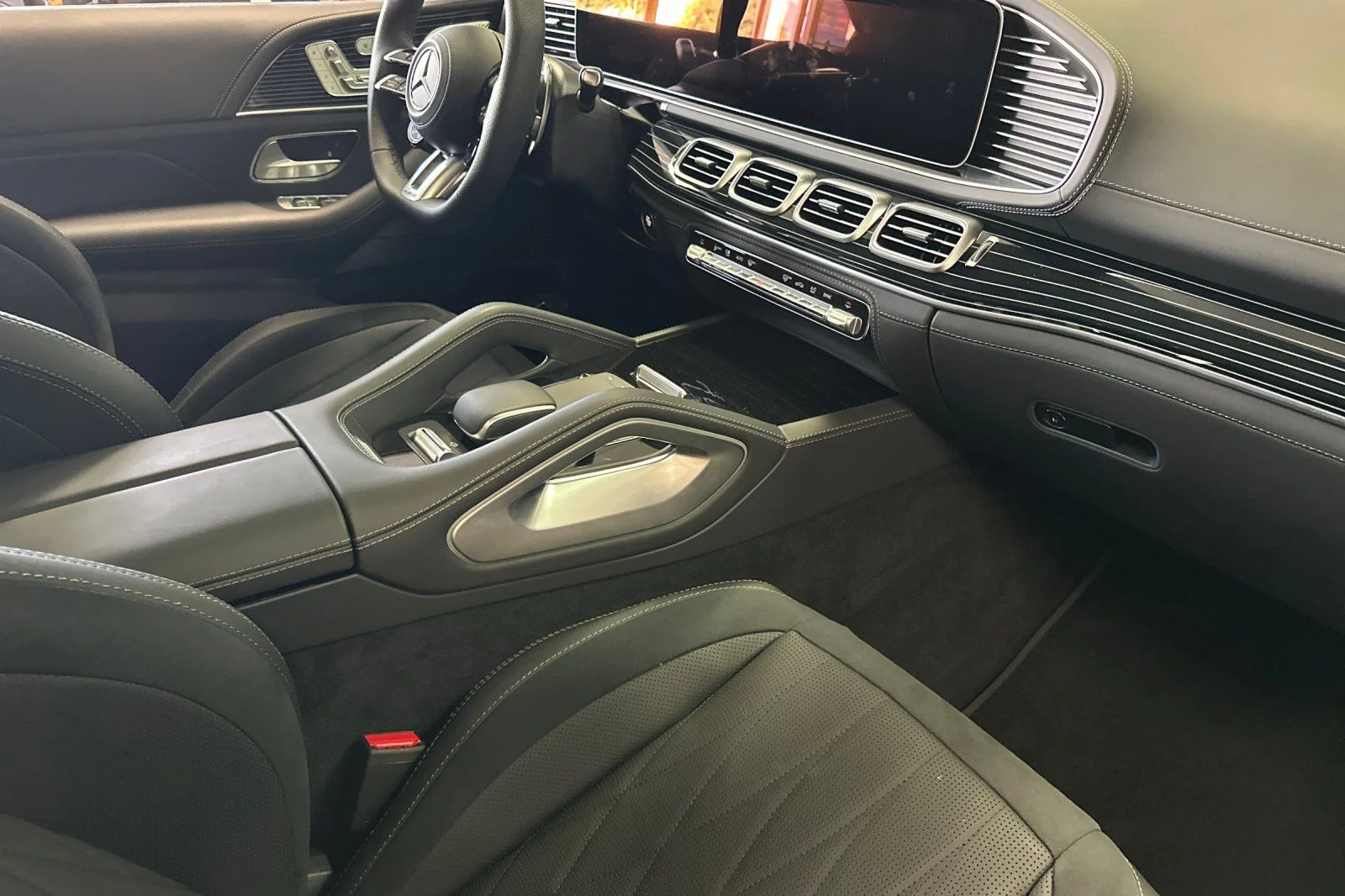 Used 2025  Mercedes-Benz GLS 63 AMG® image 16
