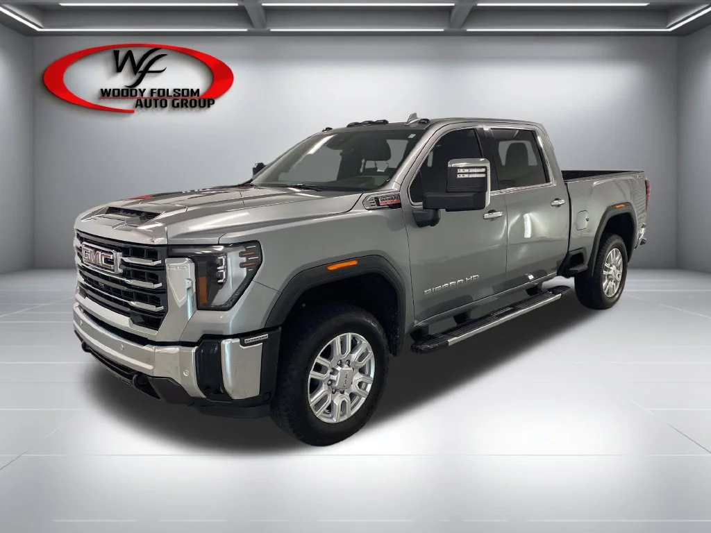 Used 2024 Silver GMC SLT image 3