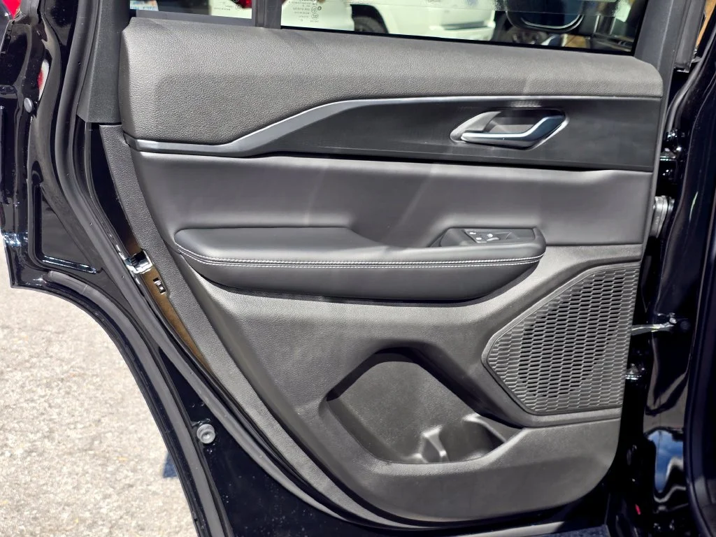 New 2027 Black Jeep Laredo X image 37