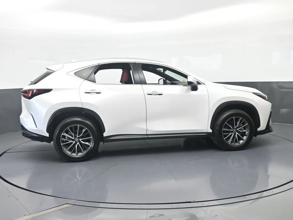 Used 2025 White Pearl Lexus 350 Premium image 7