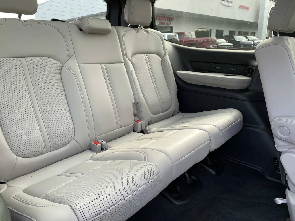 Used 2026 Black Jeep Limited Reserve image 27