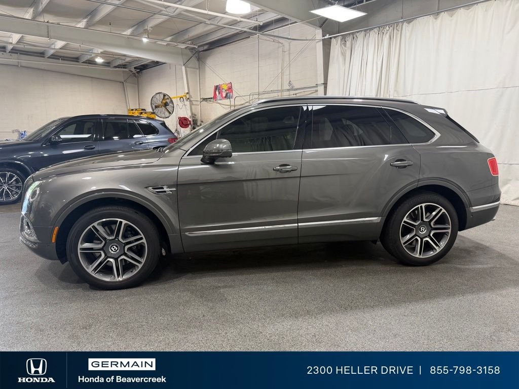 Used 2018 Porcelain Metallic Bentley W12 image 5