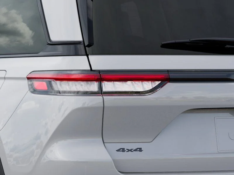 New 2025 Bright White Clear-Coat Exterior Paint Jeep Laredo image 9