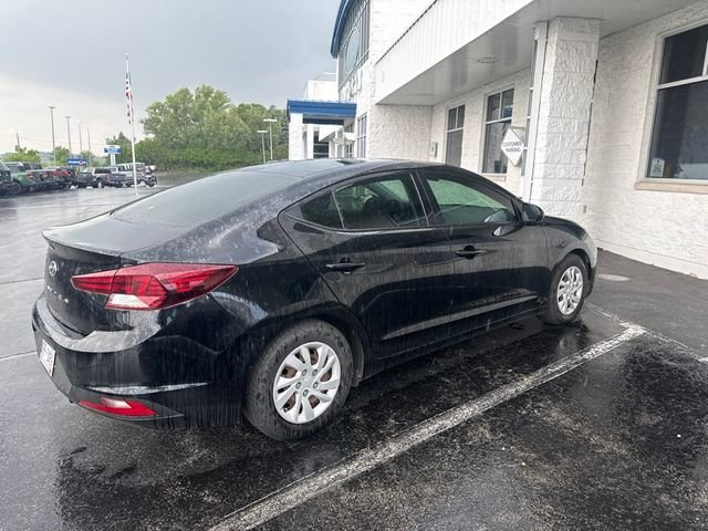 Used 2020 Phantom Black Hyundai SE image 4