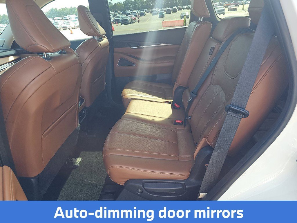 Used 2023 White INFINITI Sensory image 26