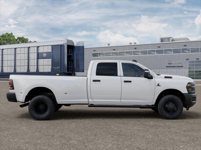New 2026 Bright White Clear-Coat Exterior Paint RAM Tradesman image 12