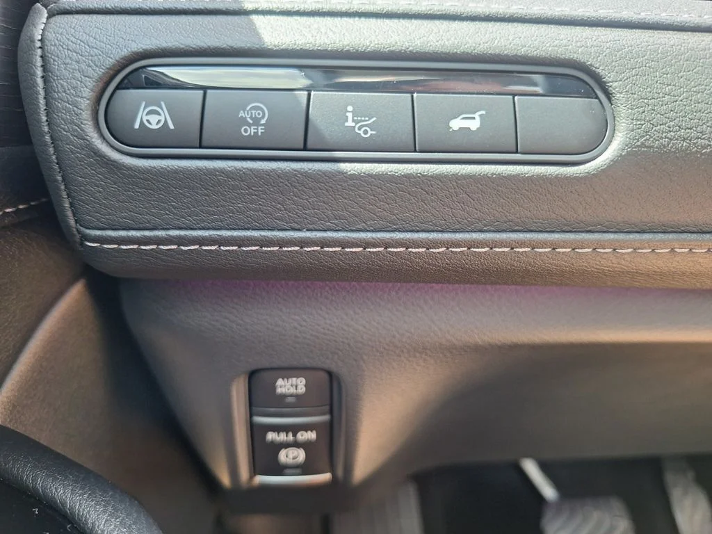 Used 2025 Black INFINITI SENSORY image 12