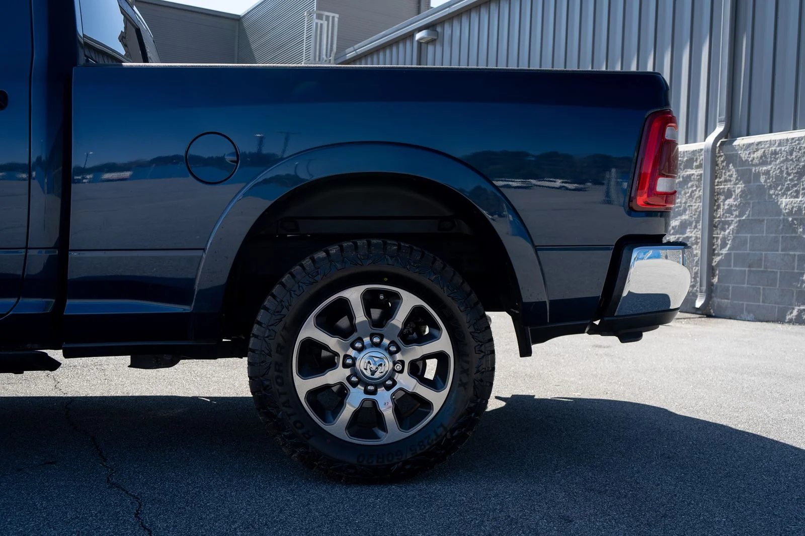Used 2019 Blue Ram Laramie Longhorn image 9