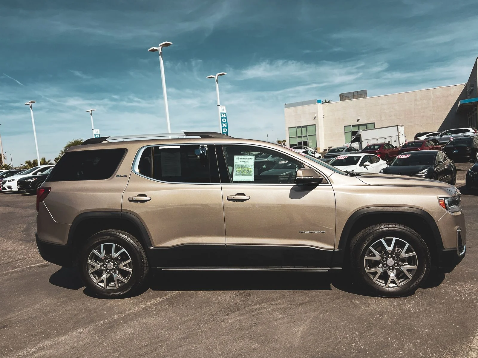 2023 GMC Acadia SLE - Photo 8