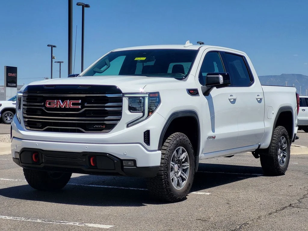 Used 2025 Summit White GMC AT4 image 4