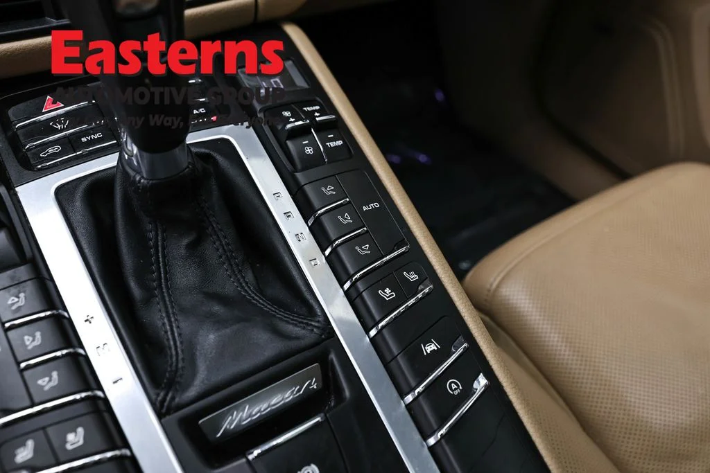Used 2021 White Porsche Base image 22
