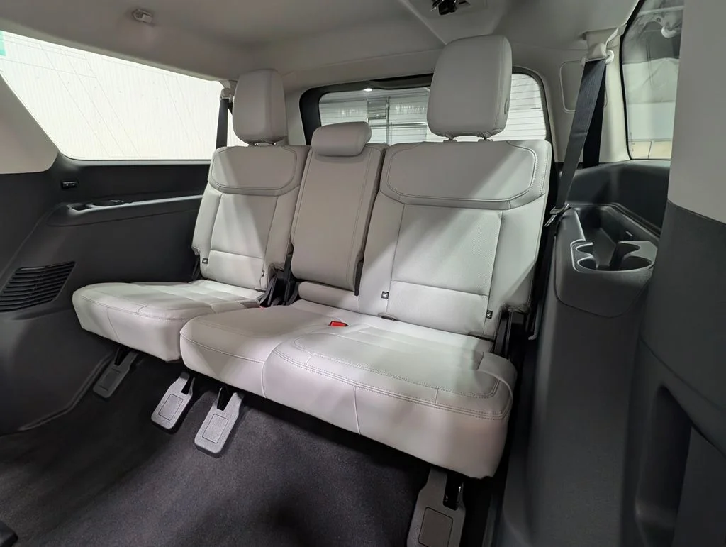 New 2027 Star White Metallic Tri-Coat Ford MAX Platinum image 18