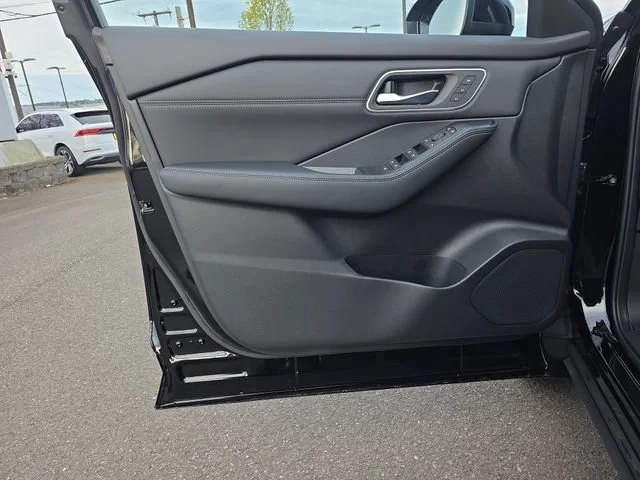 New 2026 Super Black Nissan Platinum image 15