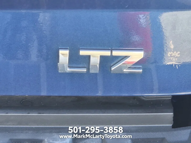 Used 2018 Deep Ocean Blue CHEVROLET 4WD CREW CAB 143.5" LTZ W/1LZ image 15