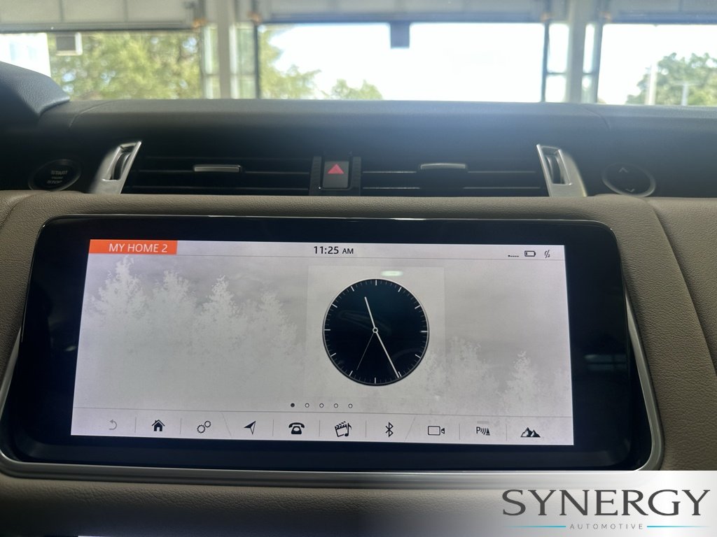 Used 2018 Byron Blue Metallic Land Rover HSE image 15