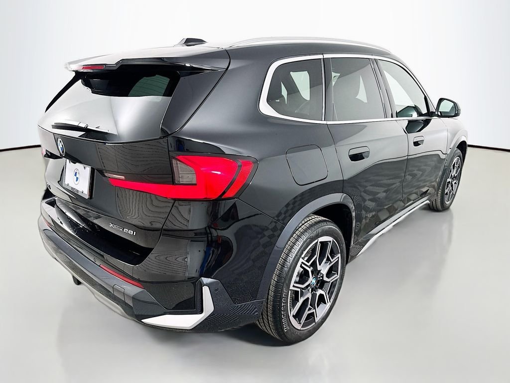 Used 2026 Jet Black BMW xDrive28i image 5