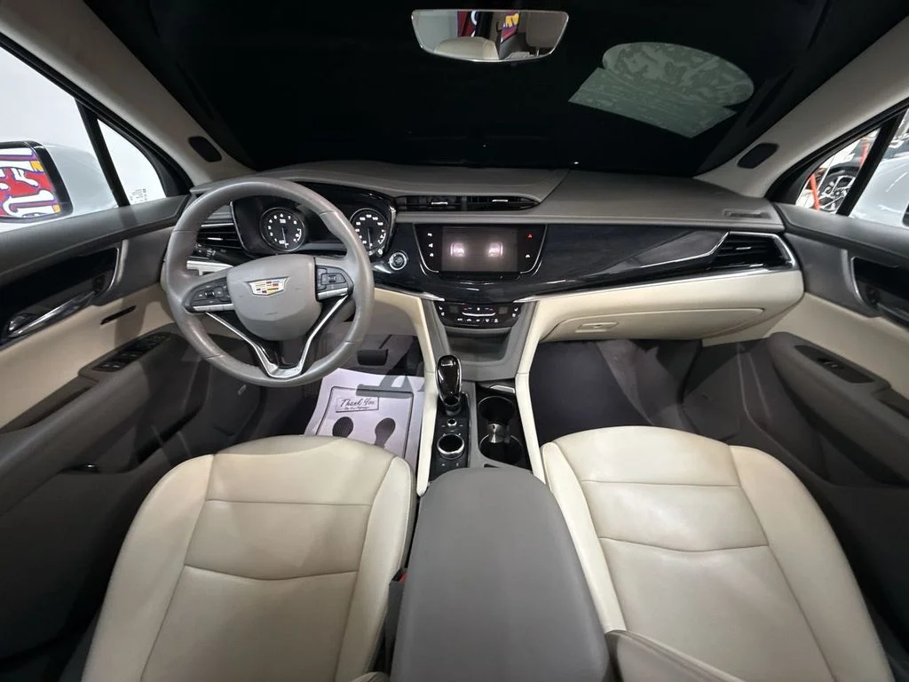 Used 2024 Crystal White Cadillac Premium Luxury image 21