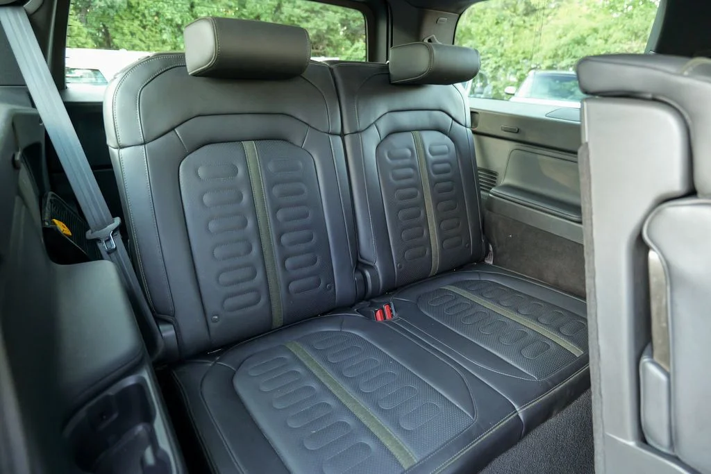 Used 2025 Green Rivian Adventure Dual Motor Standard Pack image 33