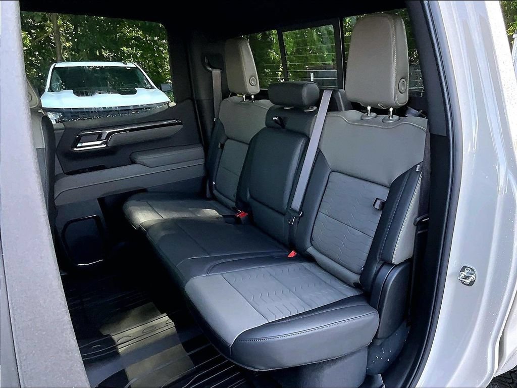 2026 Chevrolet Silverado 1500 — photo 15