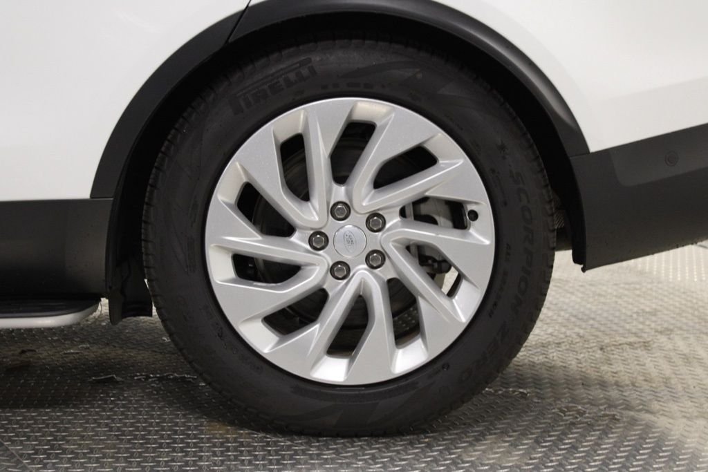 Used 2025 White Land Rover S image 15