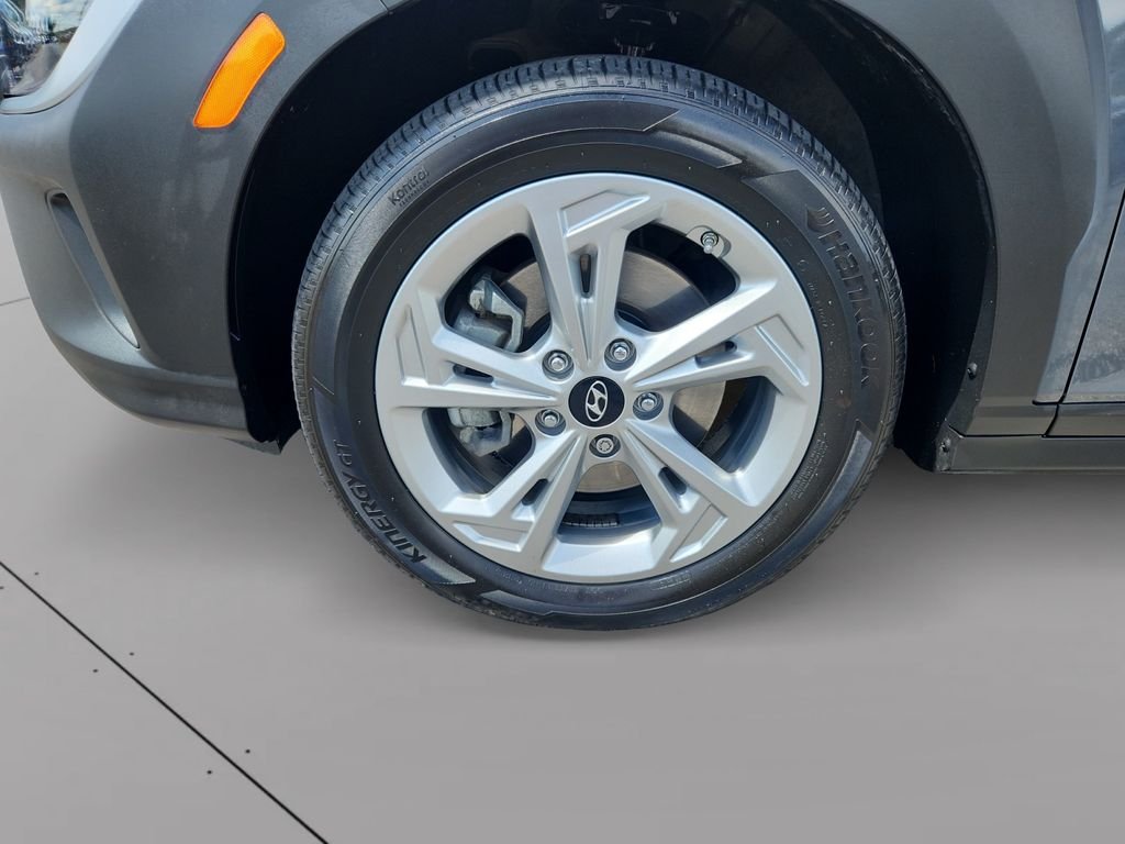 Used 2023 Gray Hyundai SEL image 9
