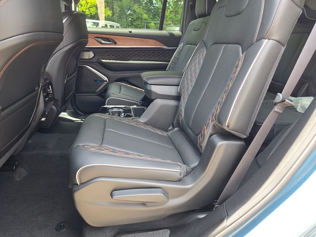 New 2026 Steel Blue Exterior Paint Jeep Summit image 19