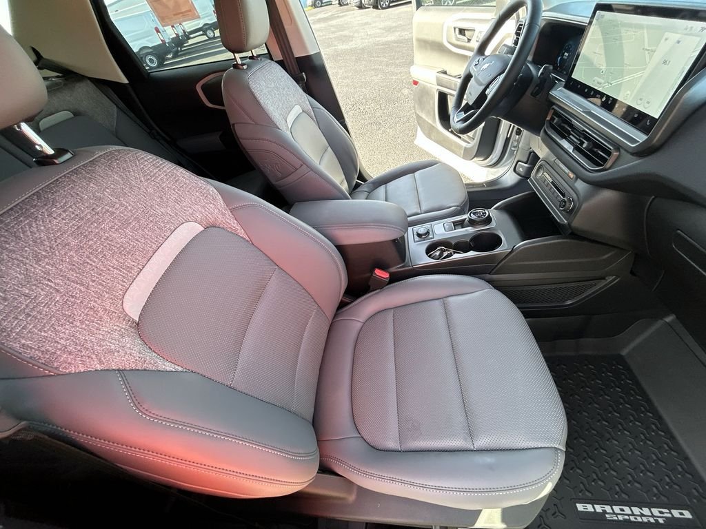 New 2026 Space White Metallic Ford Badlands® image 24