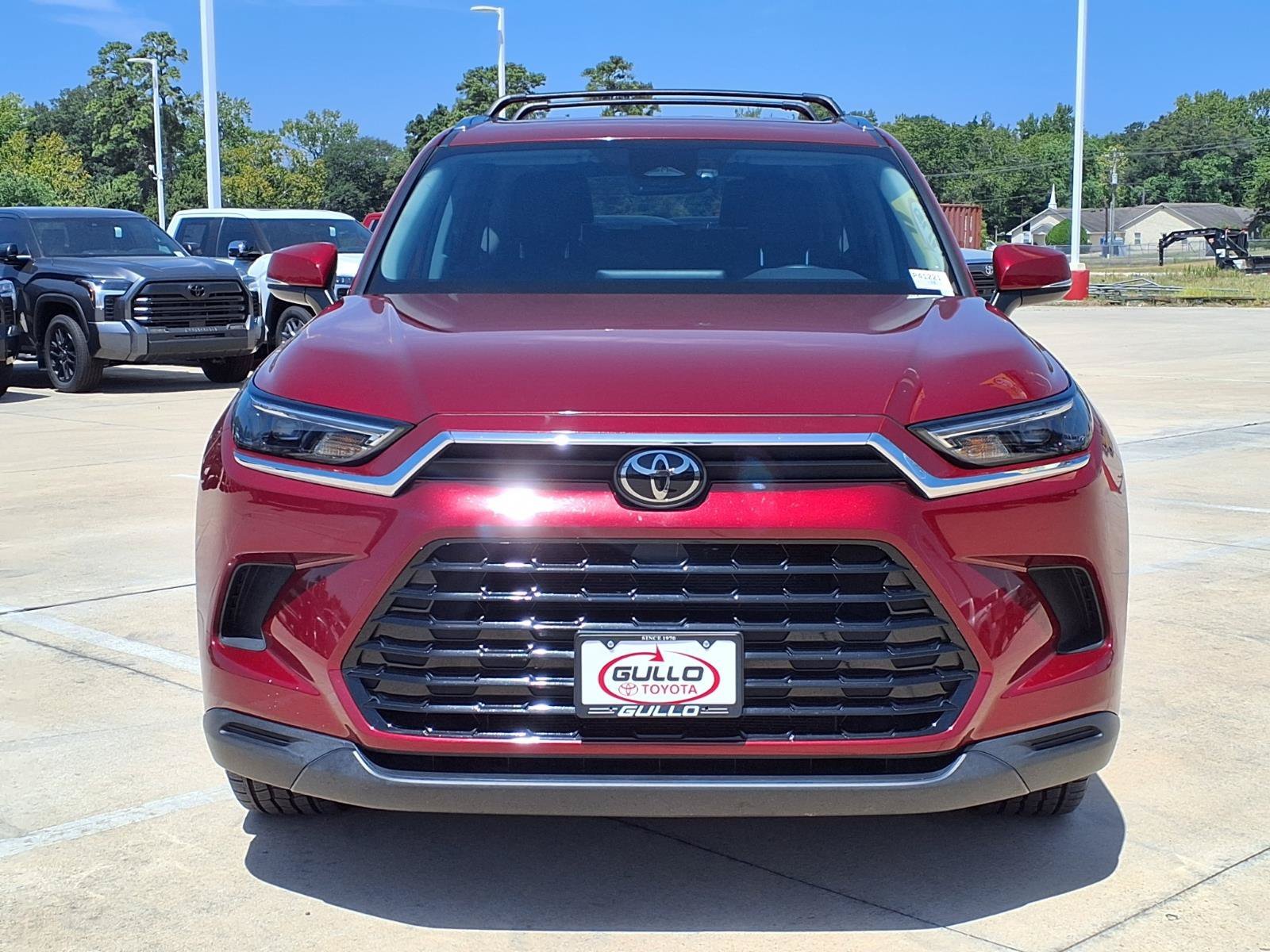Certified Used 2024 Pearl Toyota XLE image 4