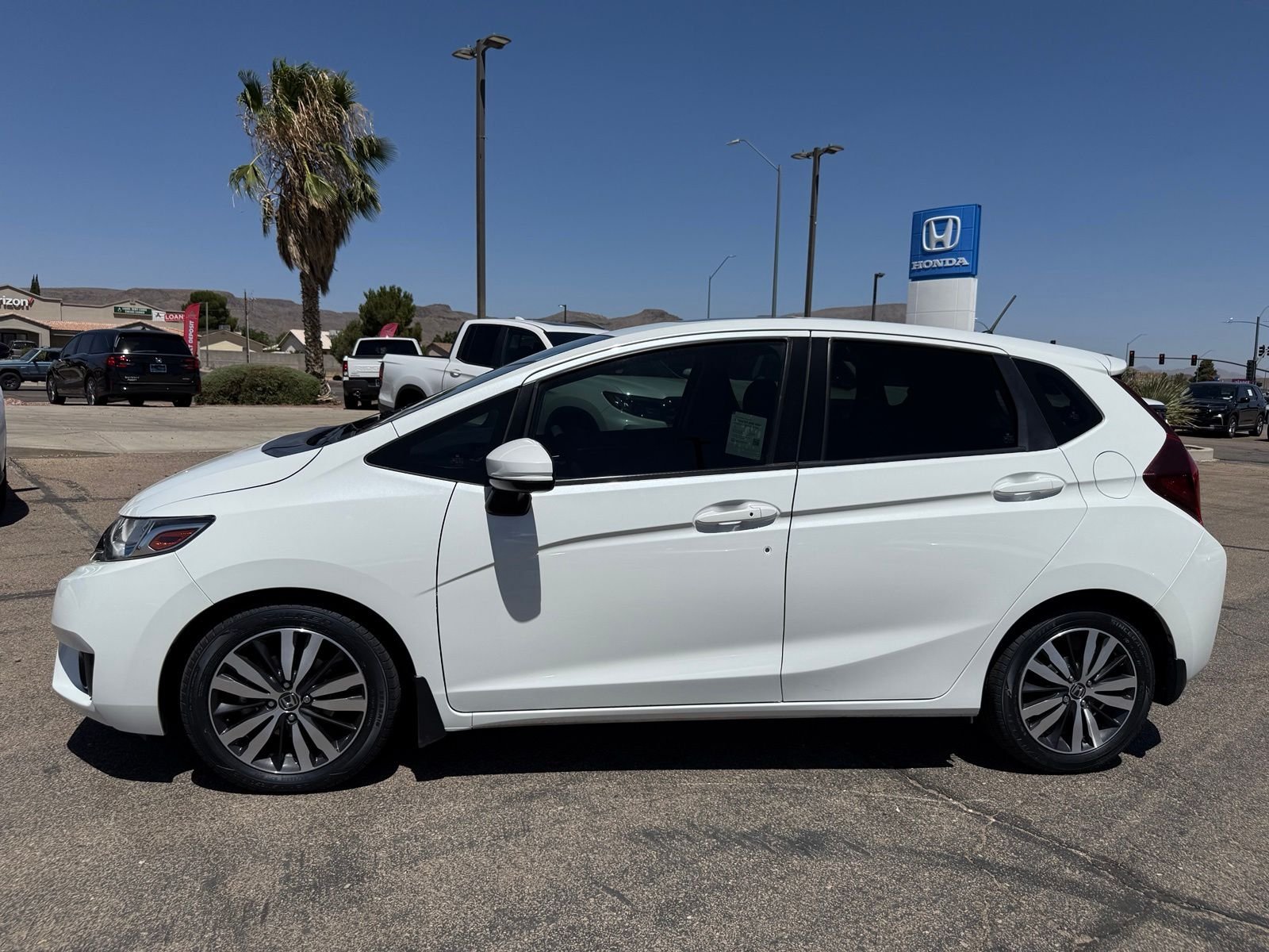 Used 2017 White Orchid Pearl Honda EX image 10