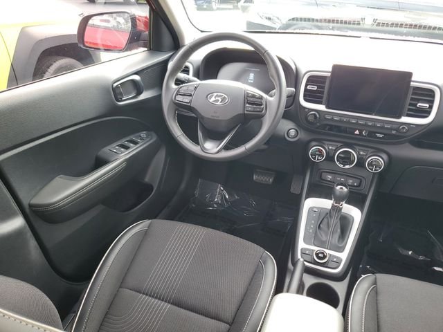 2025 Hyundai Venue Limited - Photo 22