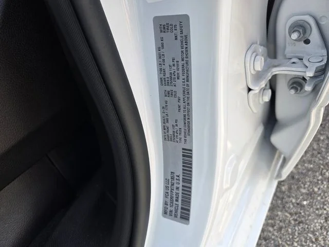New 2026 Bright White Clear-Coat Exterior Paint RAM Big Horn/Lone Star image 20