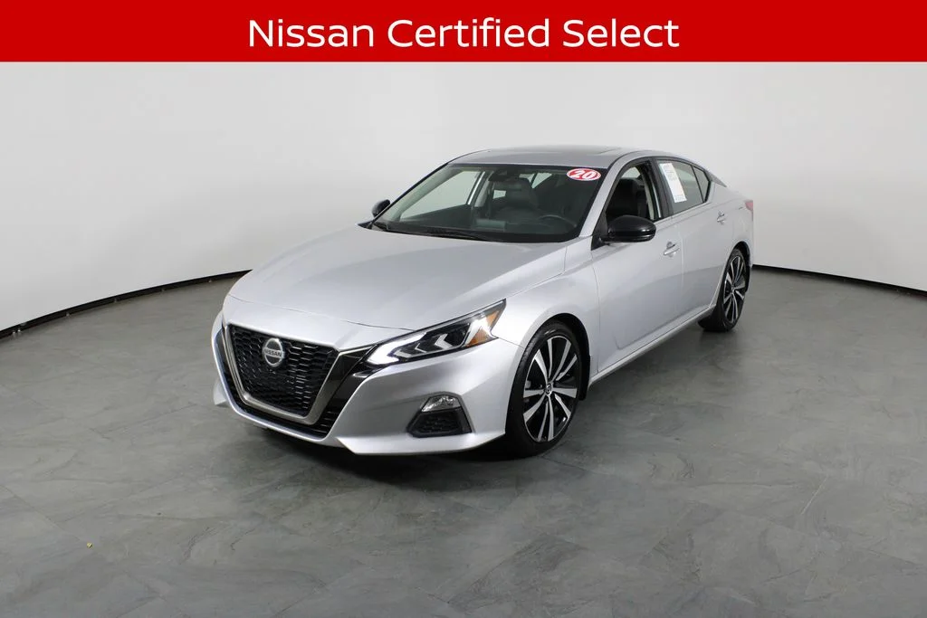 Certified Used 2020 Silver Nissan 2.5 SR image 2