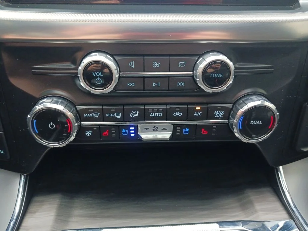 Used 2024 White Ford Lariat image 25