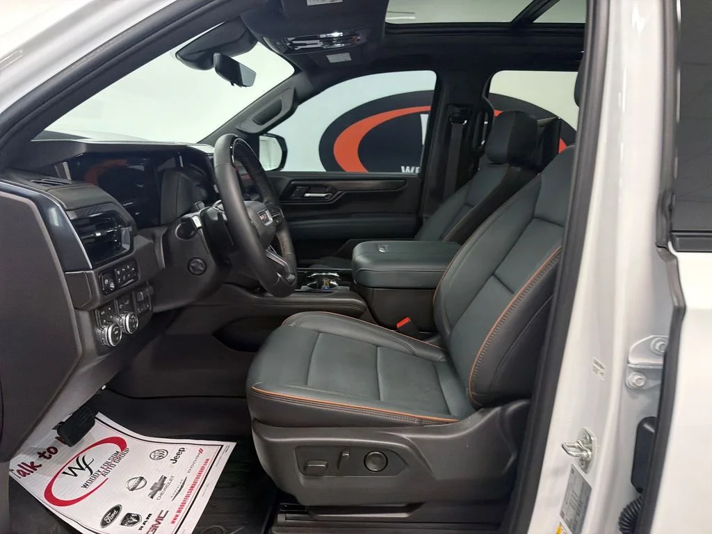Used 2026 White GMC AT4 image 10