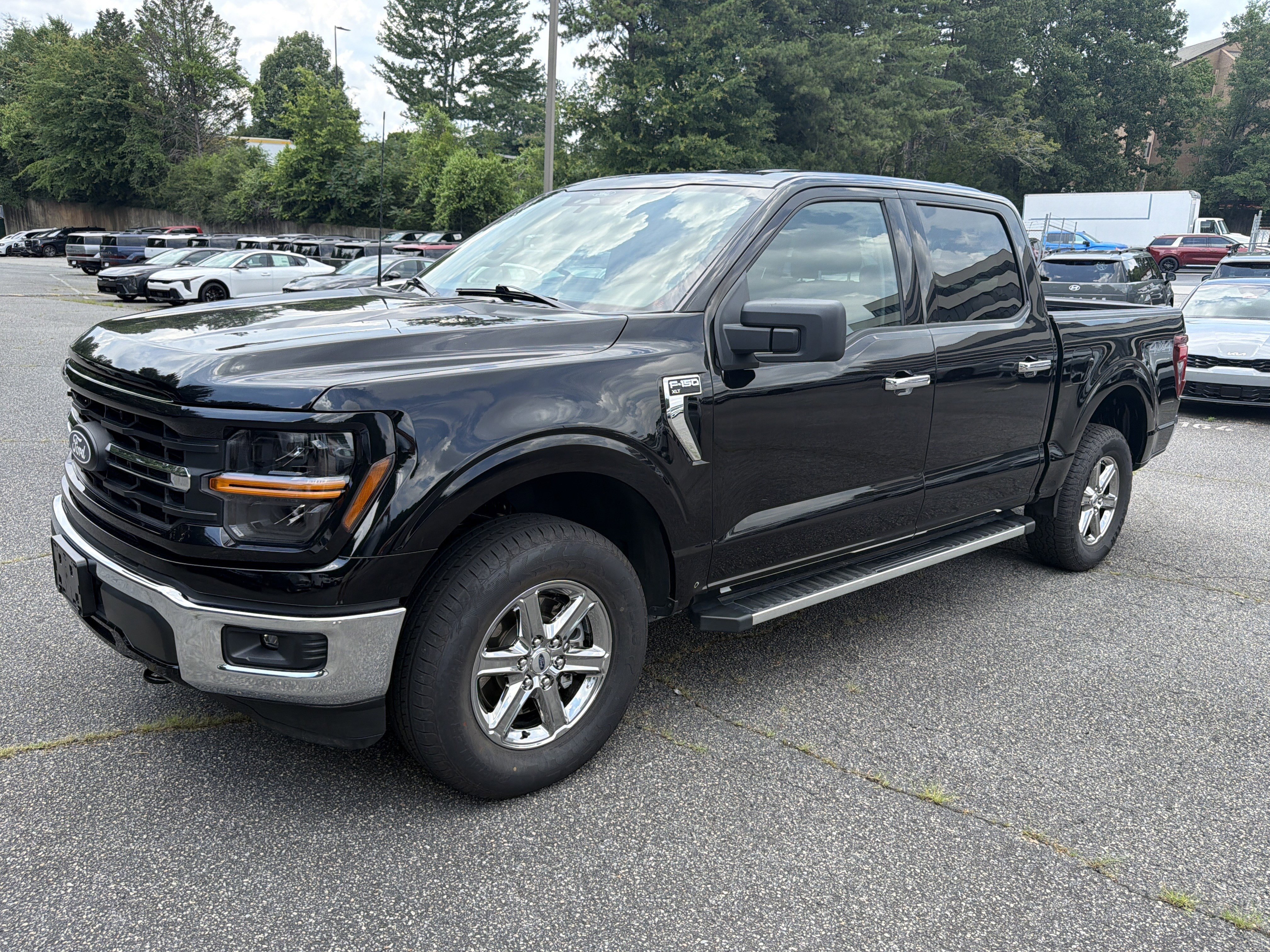 Used 2025 Black Metallic Ford XLT image 3