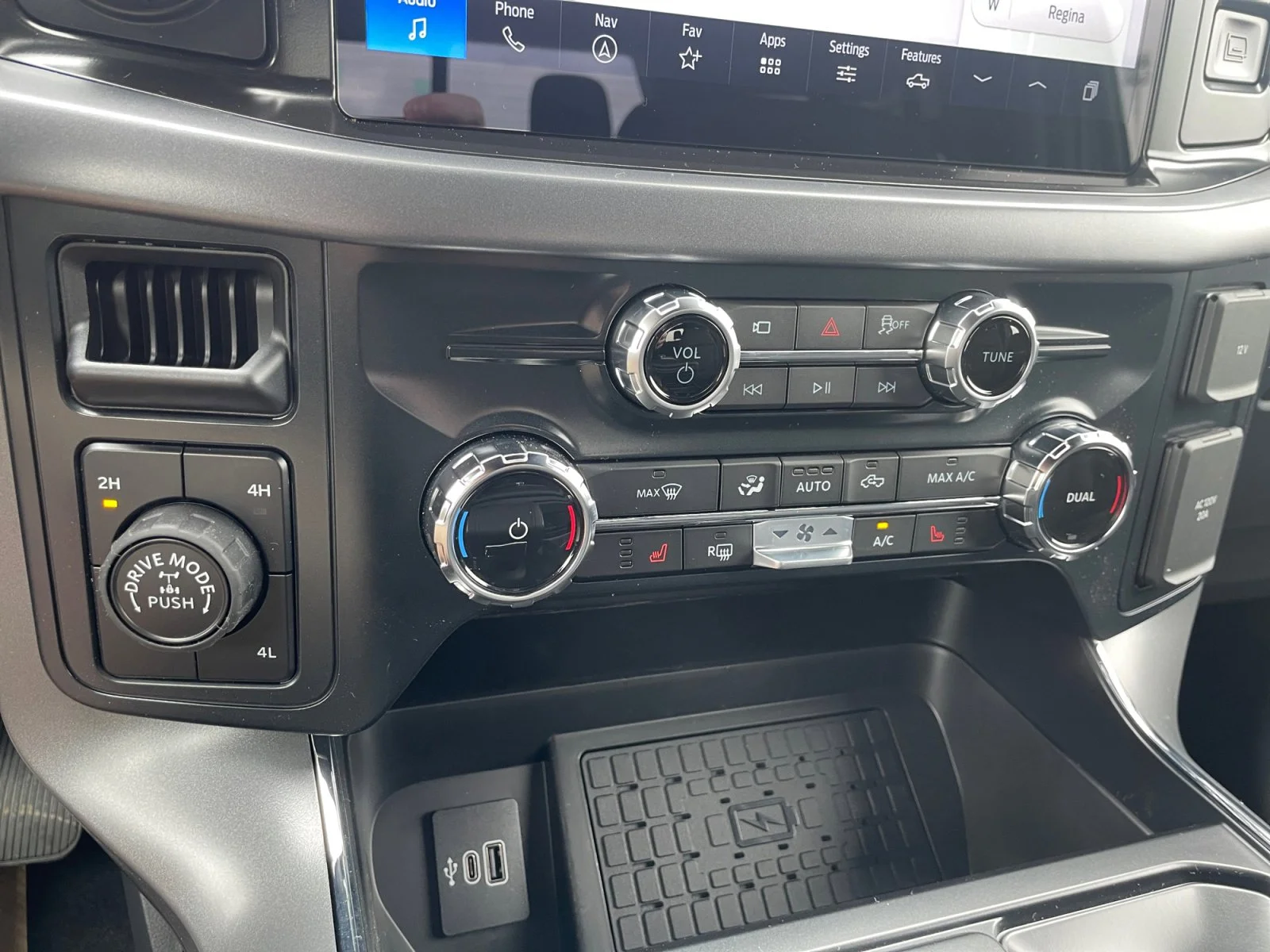 New 2026 Carbonized Grey Metallic Ford XLT image 22