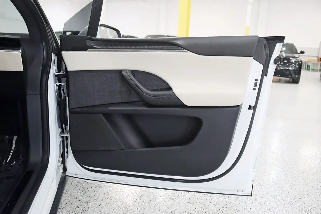 Used 2022  Tesla Plaid image 35