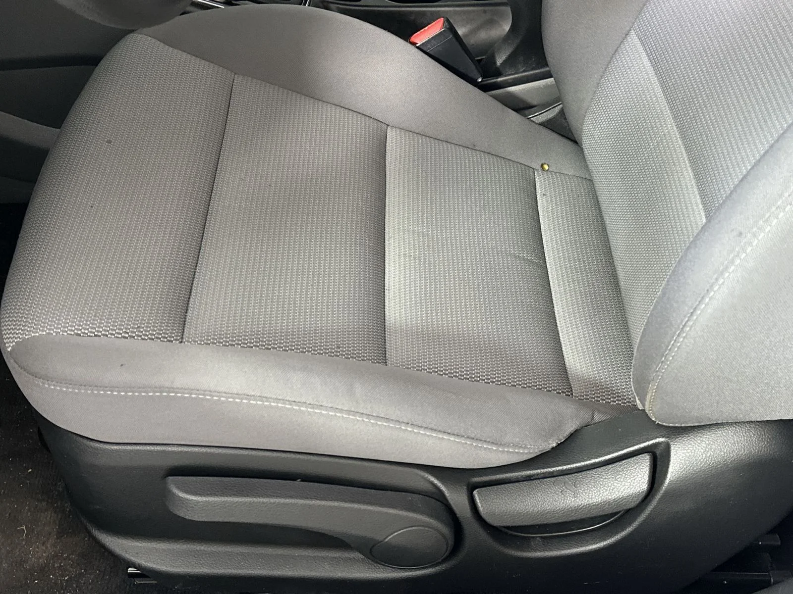 Used 2017 White Kia LX image 12