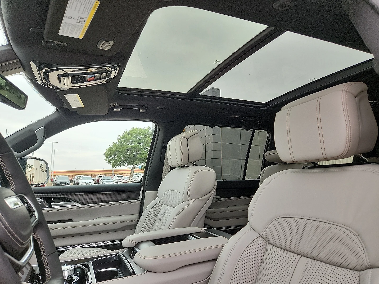 New 2026 Bright White Clearcoat Jeep SUMMIT OBSIDIAN 4X4 image 11