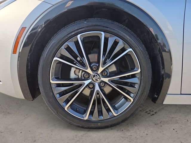 Used 2024  Toyota XLE image 9