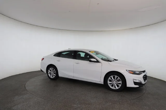 Used 2021 White Chevrolet LT image 25