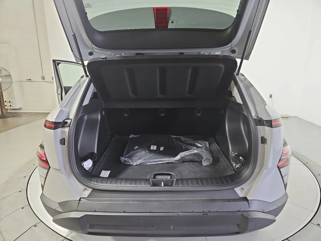 Used 2025 Gray Hyundai SEL Convenience image 24