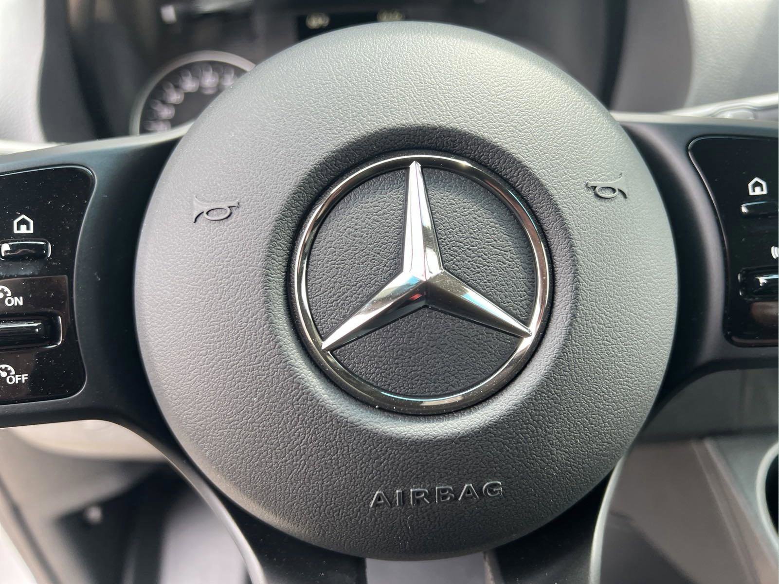Used 2024 Arctic White Mercedes-Benz  image 28