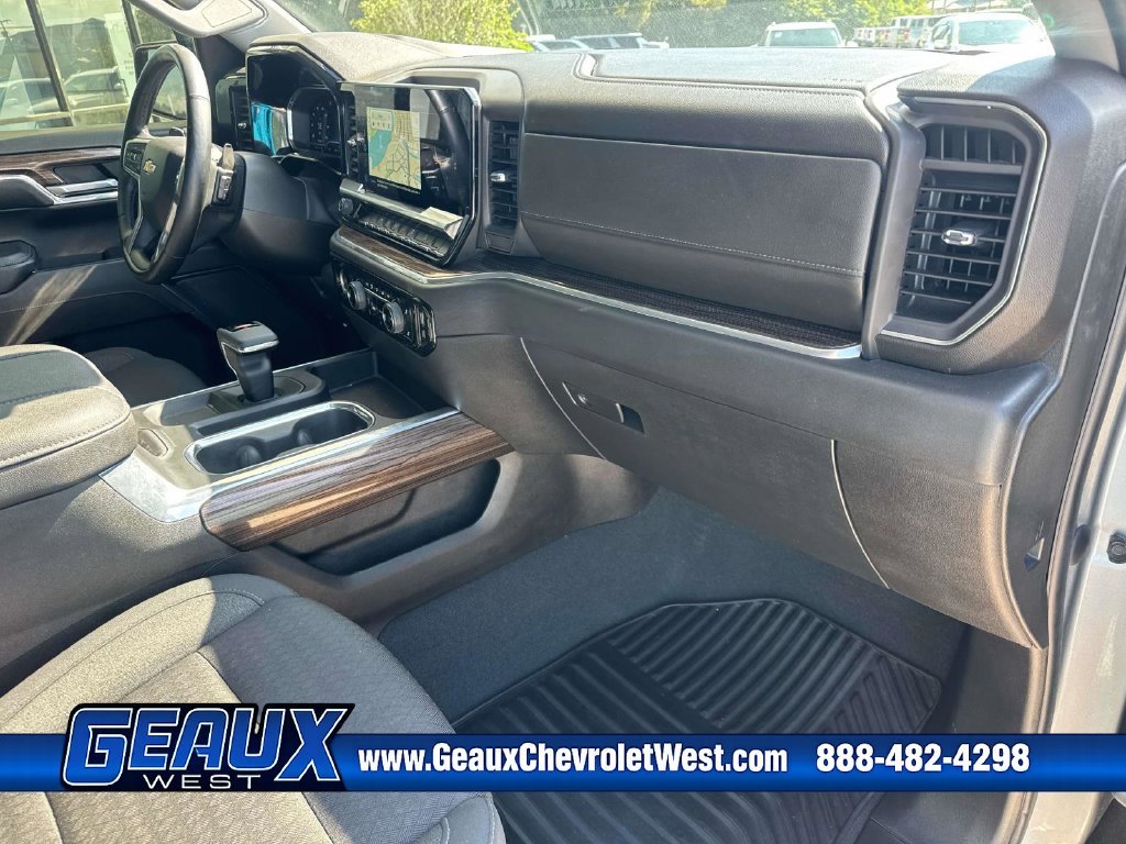 Used 2023 Gray Chevrolet LT image 32
