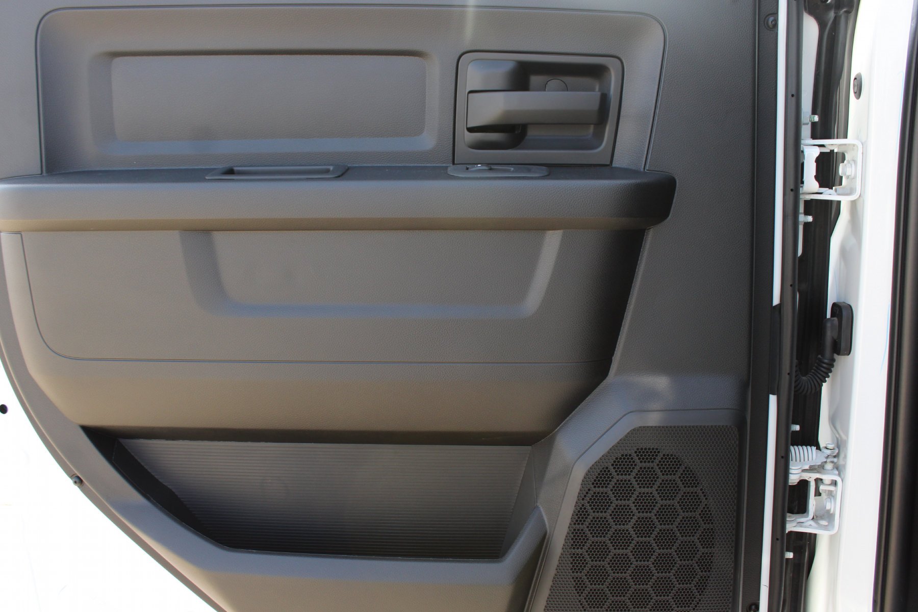 New 2026 Bright White Clear-Coat Exterior Paint RAM Tradesman Crew Cab 60c/a 4x4 image 15