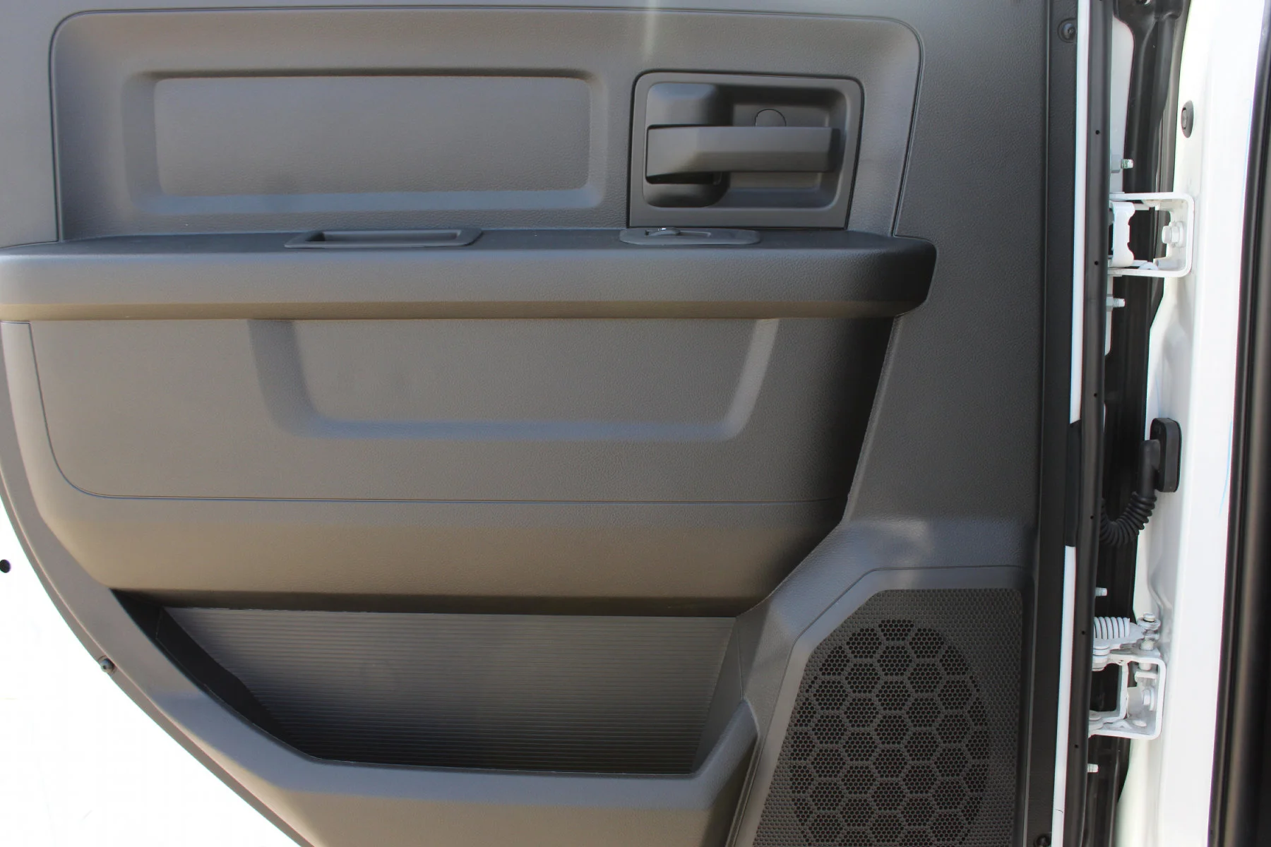 New 2026 Bright White Clear-Coat Exterior Paint RAM Tradesman Crew Cab 60c/a 4x4 image 15