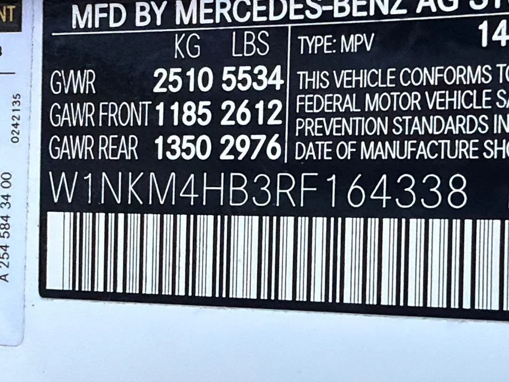 Used 2024  Mercedes-Benz GLC 300 image 32
