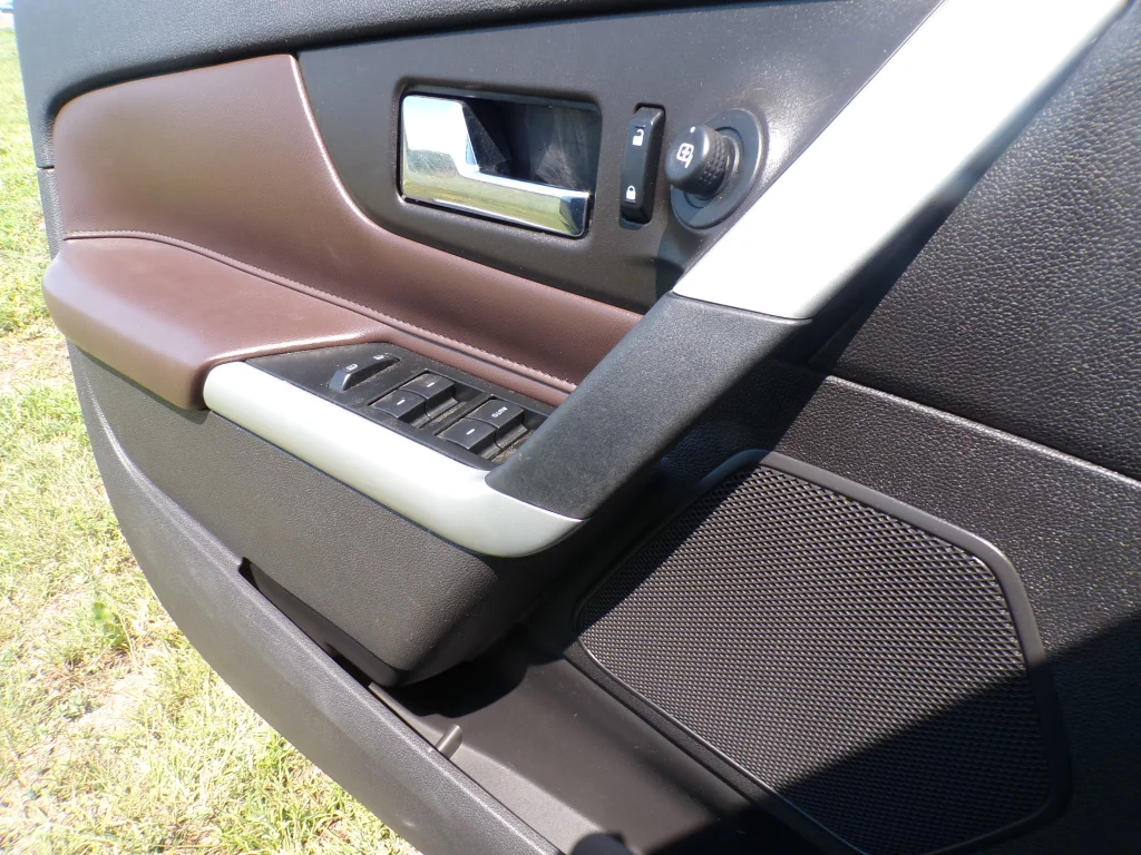 Used 2013 Kodiak Brown Metallic Ford Limited image 19
