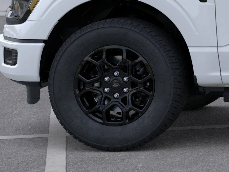 New 2026 Oxford White Ford XLT image 19
