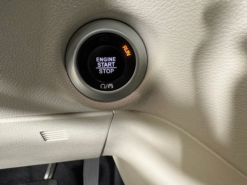 Used 2024 White Chrysler Touring L image 28